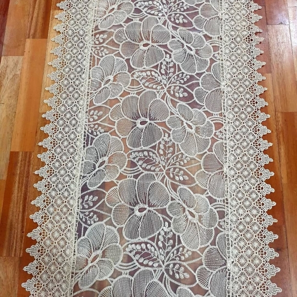 Lace Table Runner - Picture 5 of 9